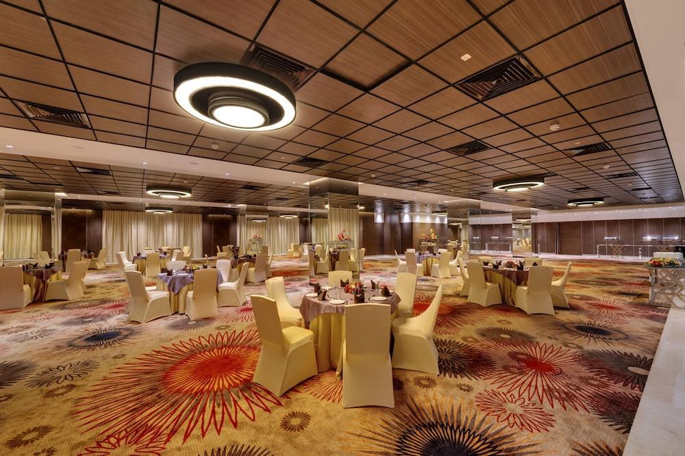 Wyndham Shela Hotel Ahmedabad