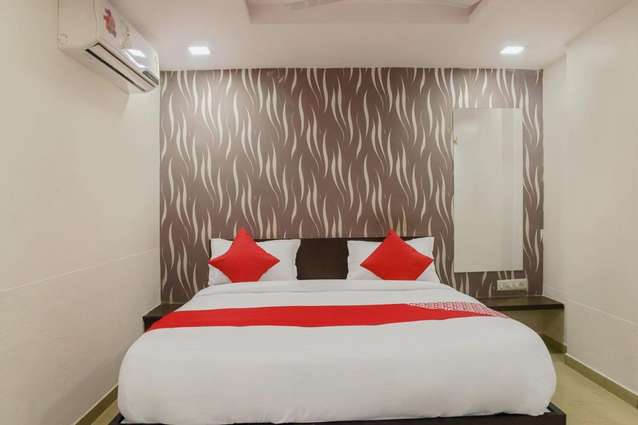 Spot On 27638 Jay Radhe Hotel