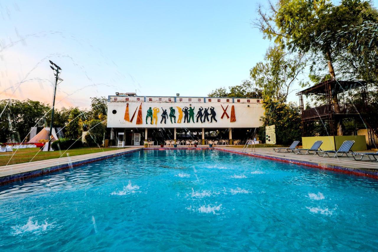 Hotel Arristo And Club
