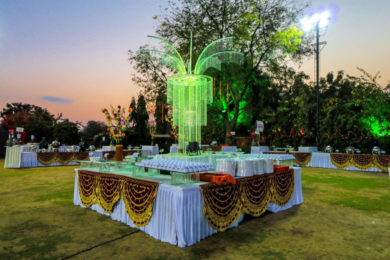 Arristo And Club 3* Ahmedabad