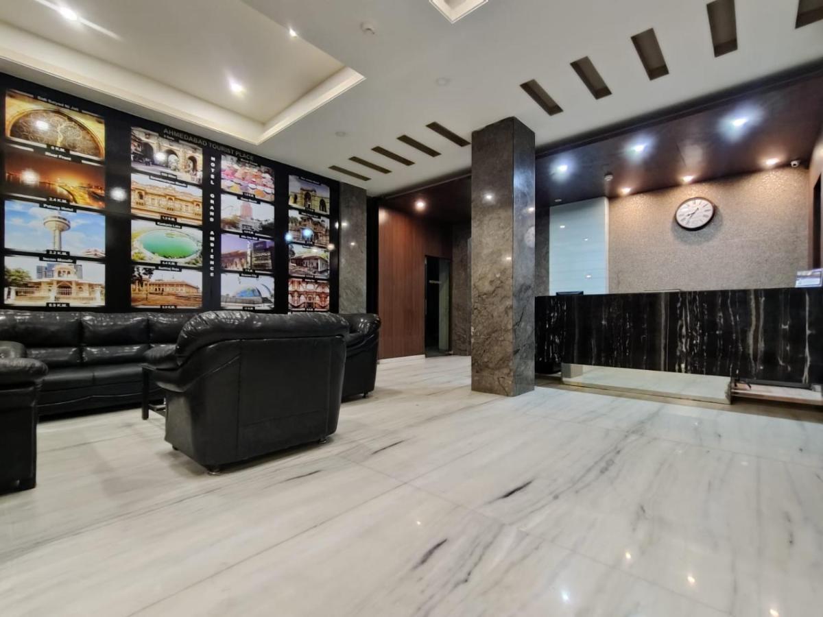 Hotel Grand Ambience 3*