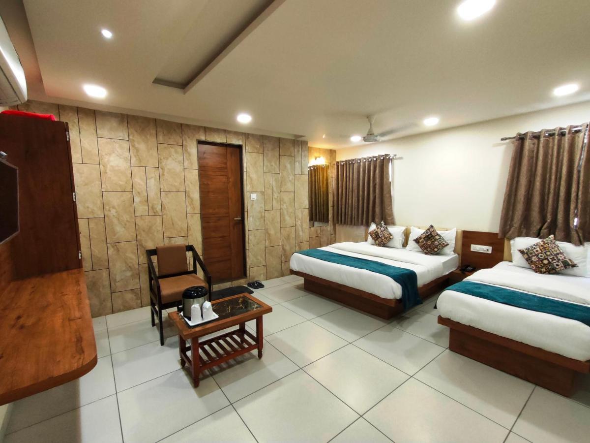Hotel Kinara Ahmedabad