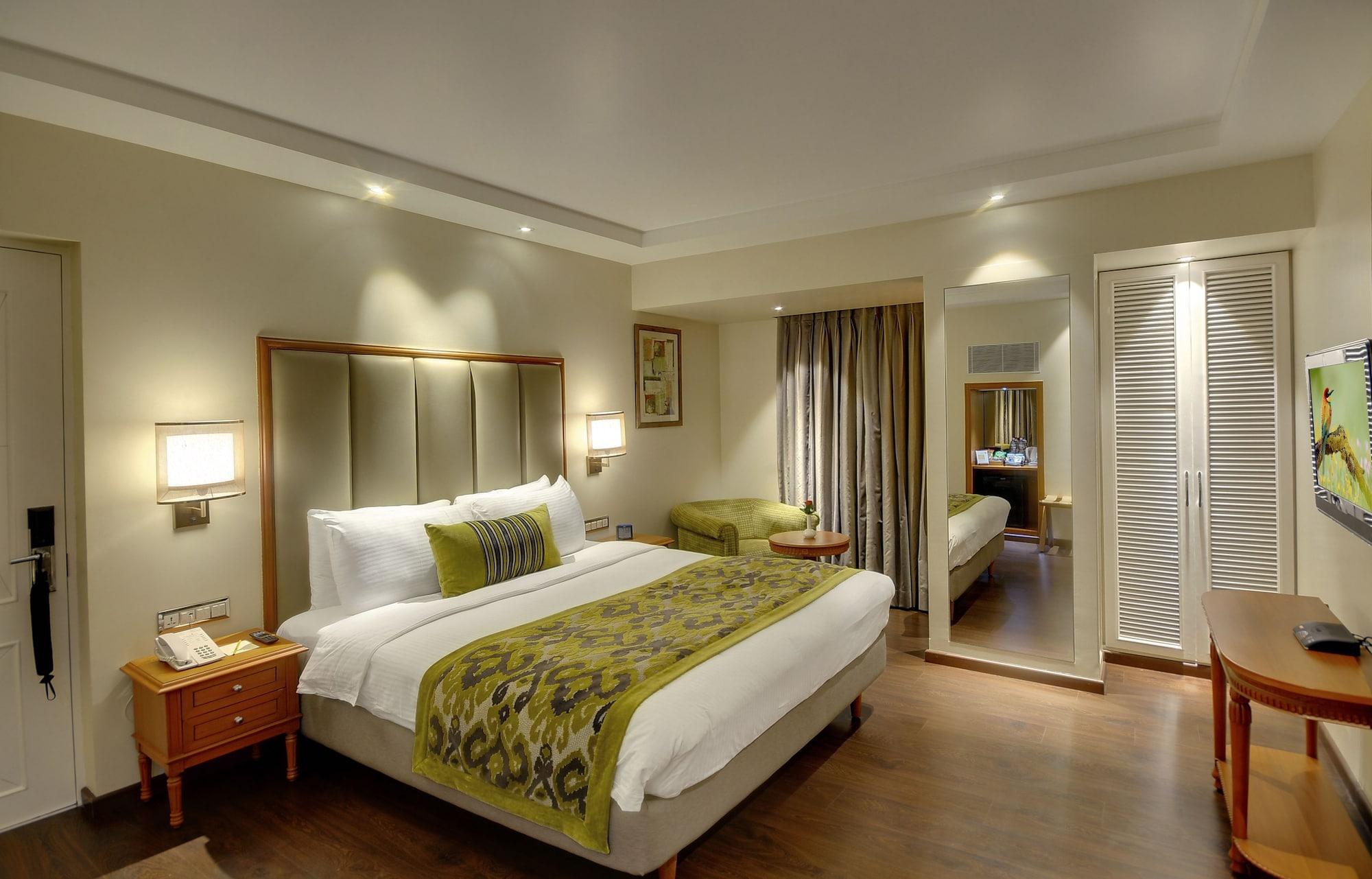 Lemon Tree Premier “the Atrium” 4*