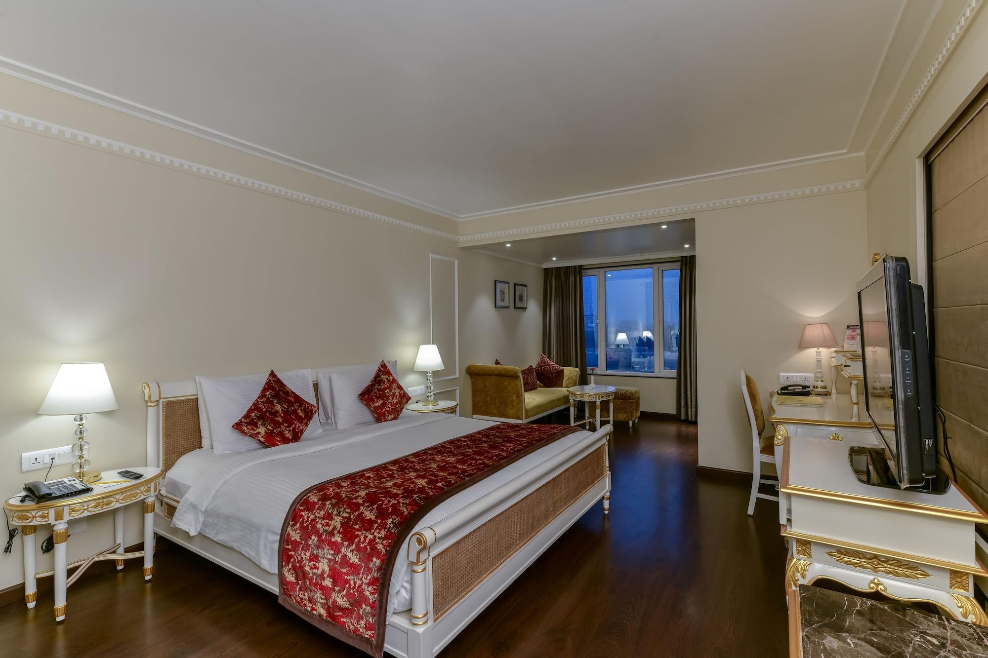 Lemon Tree Premier “the Atrium” Hotel 4*
