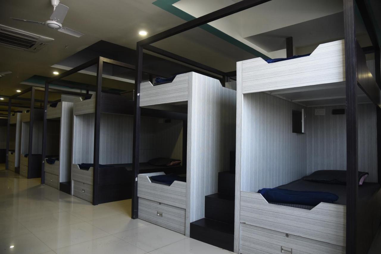 In & Out Dormitory Hostel