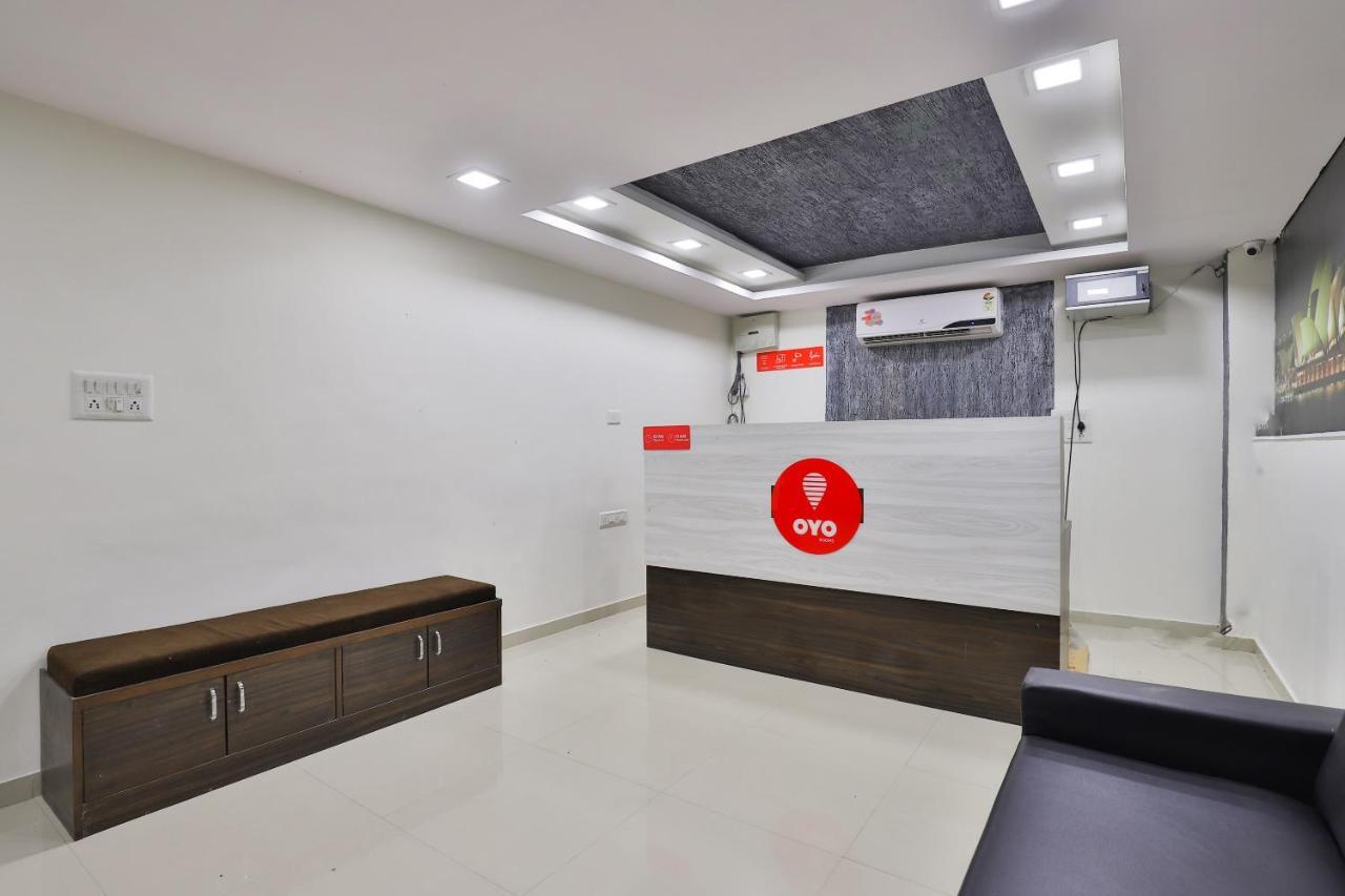 Oyo 16826 Marvel Hotel Ahmedabad