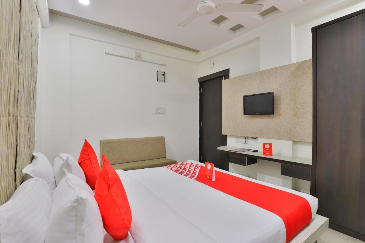 Oyo 16826 Marvel Ahmedabad