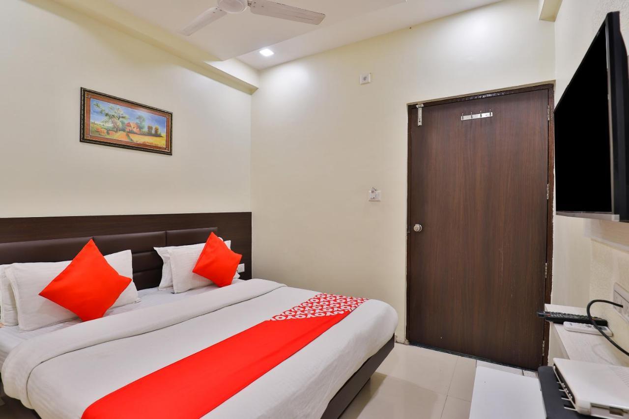 Hotel Oyo 11985 Khushboo Ahmedabad