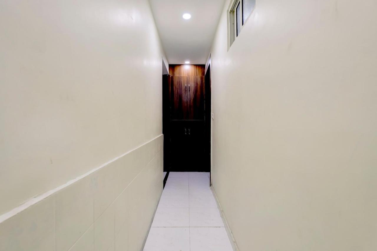 Oyo 67789 Savera Hotel