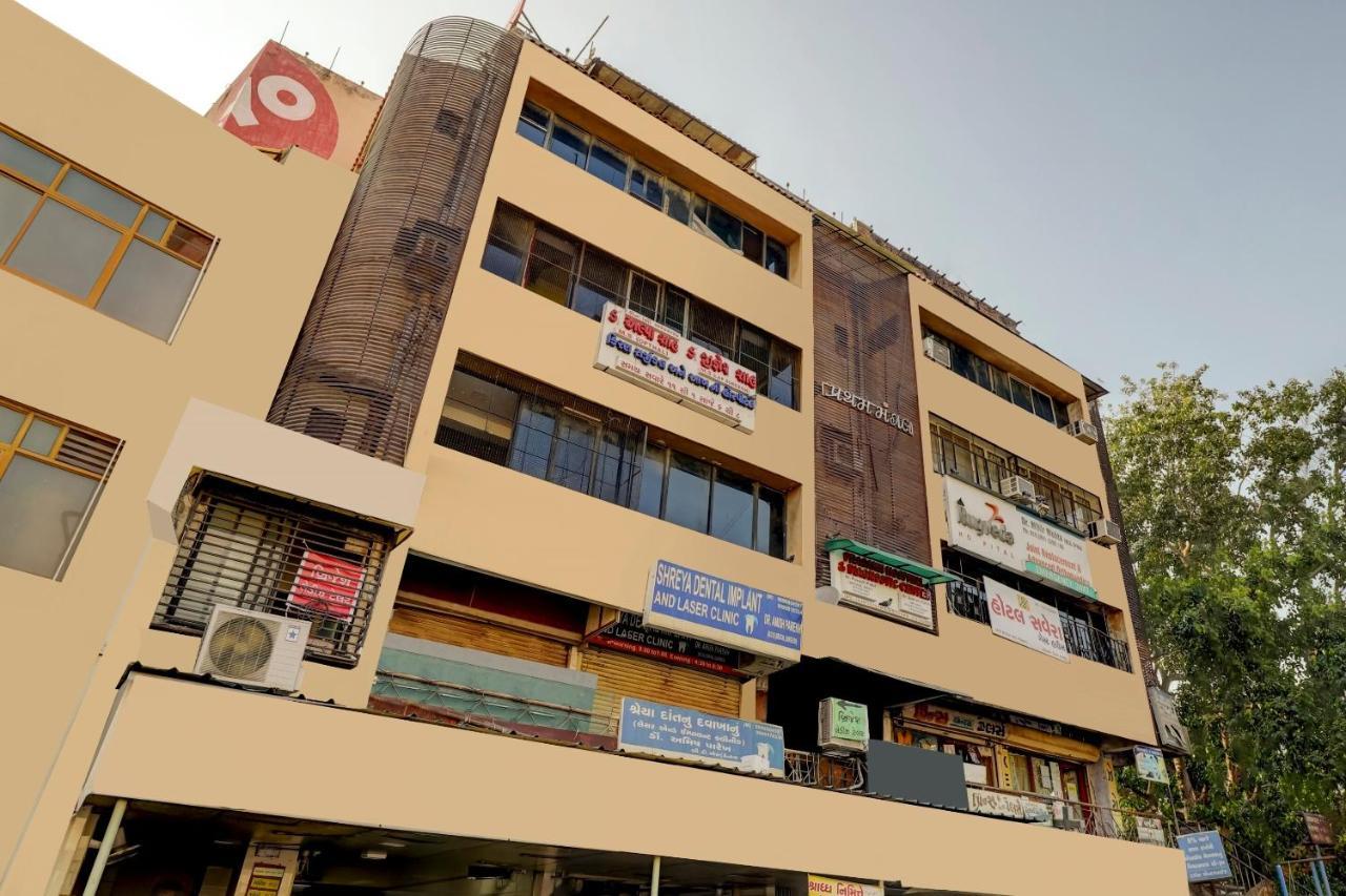 Oyo 67789 Savera Hotel 3*