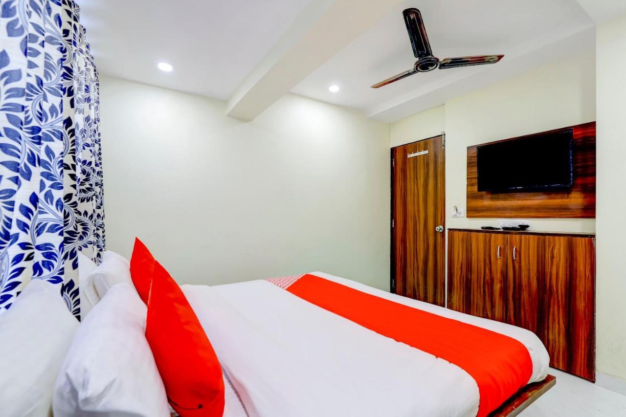 Oyo 67789 Savera Hotel 3*