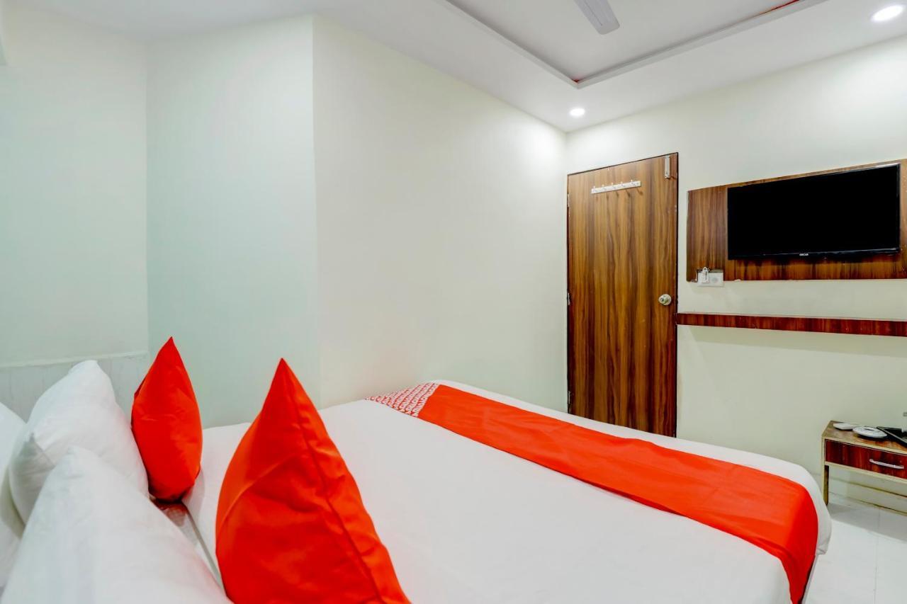 Oyo 67789 Savera Hotel 3*