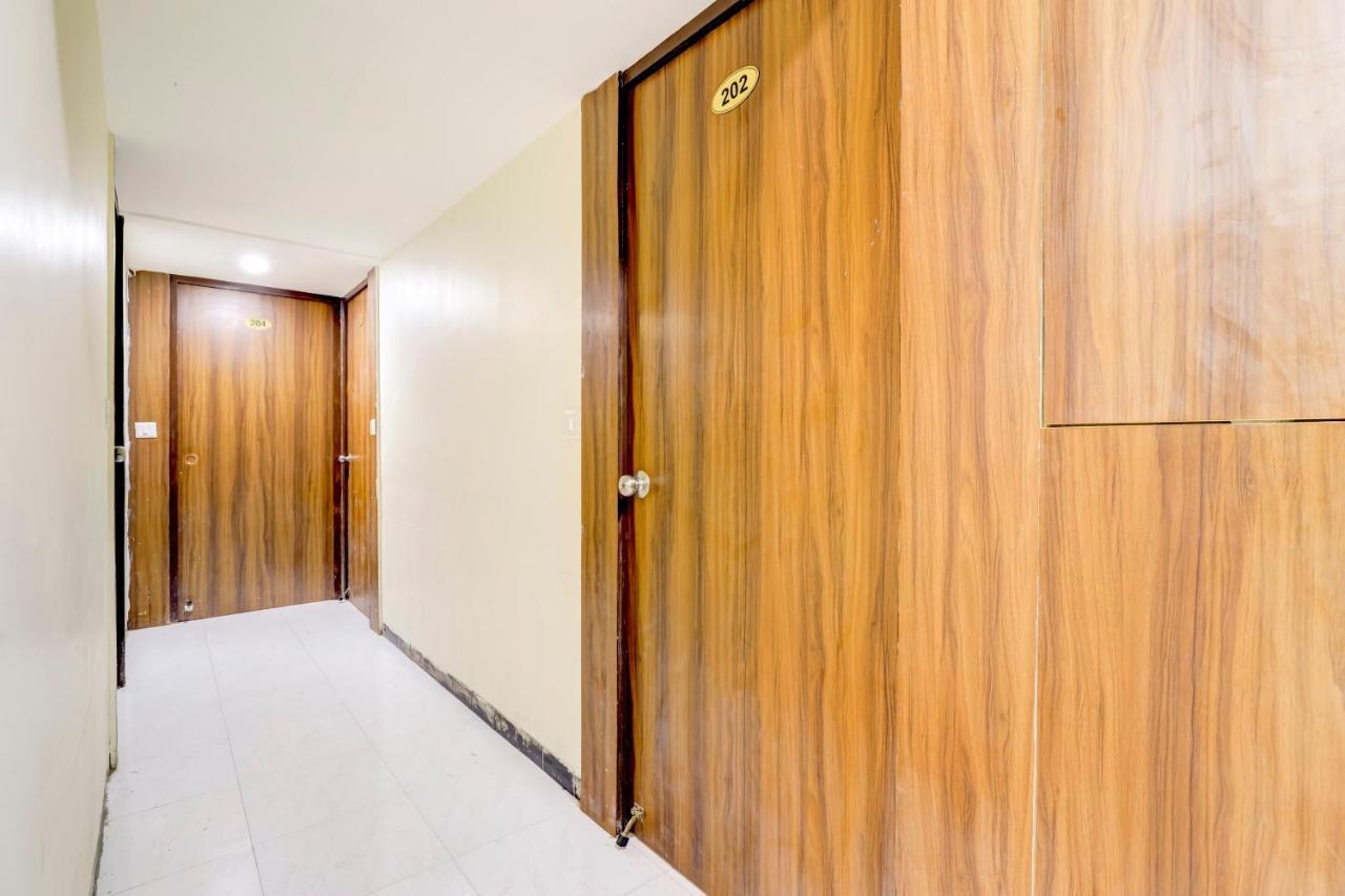 Oyo 67789 Savera Hotel 3*