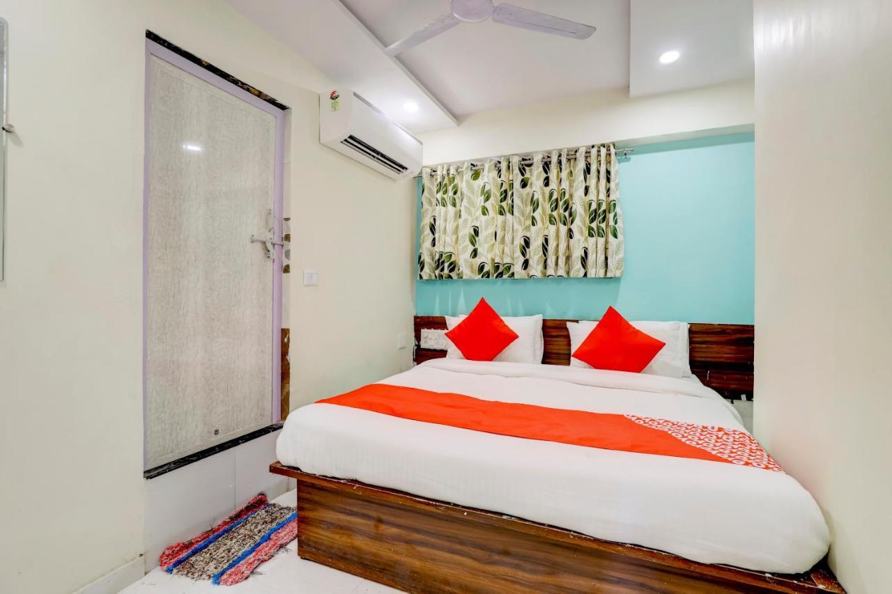 Oyo 67789 Savera Hotel