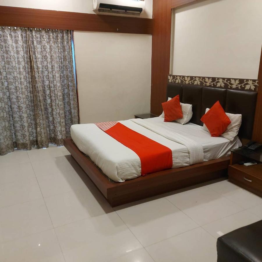 Hotel Shreenath Ahmedabad