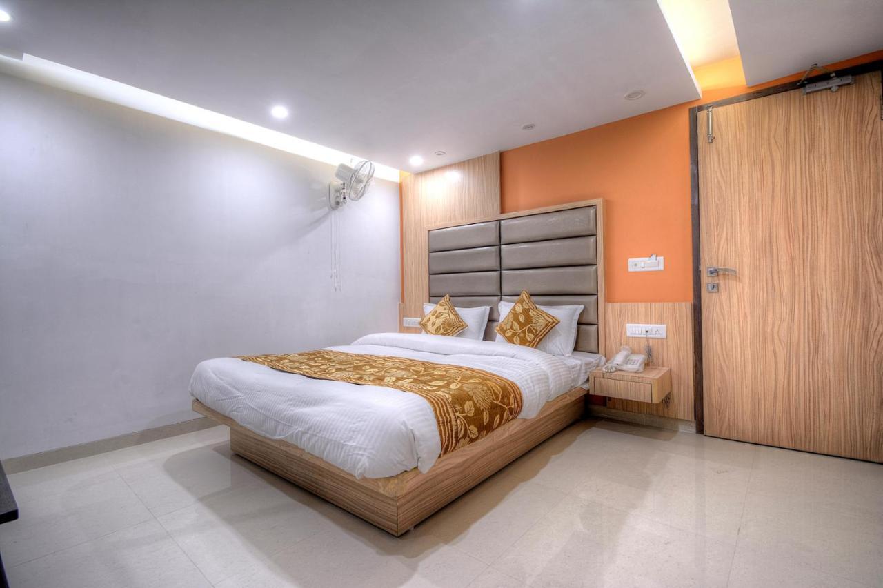 Hotel One Up