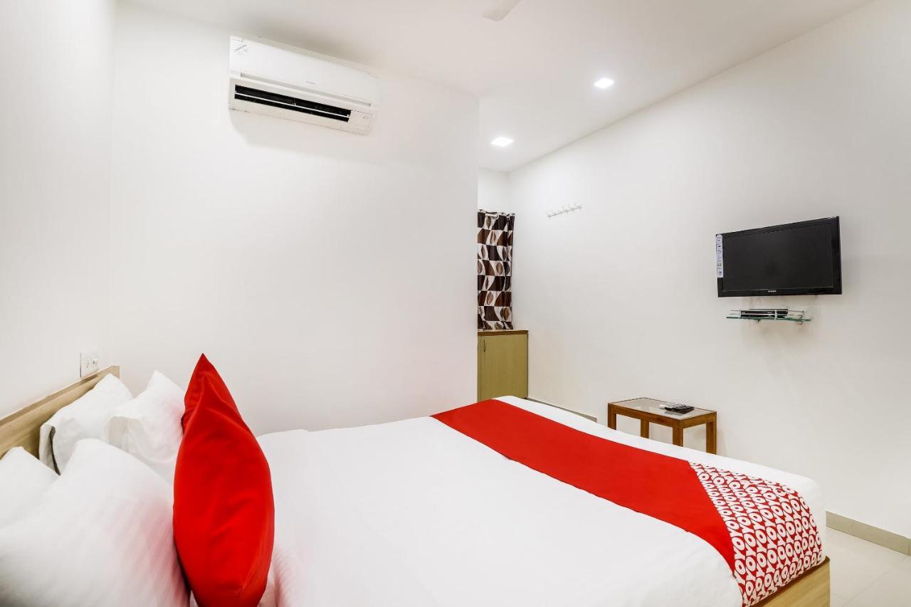 Hotel Oyo D Veeray