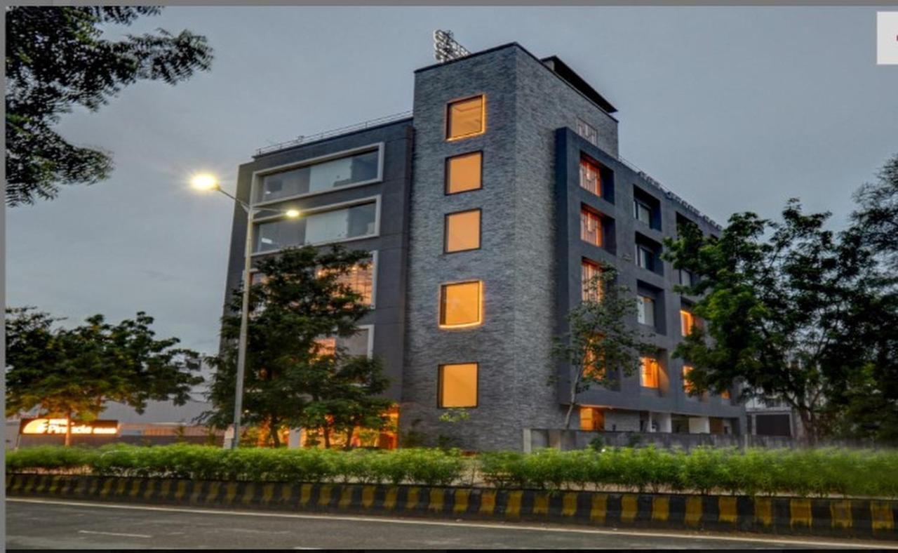 Hotel Pinnacle Grand Ahmedabad