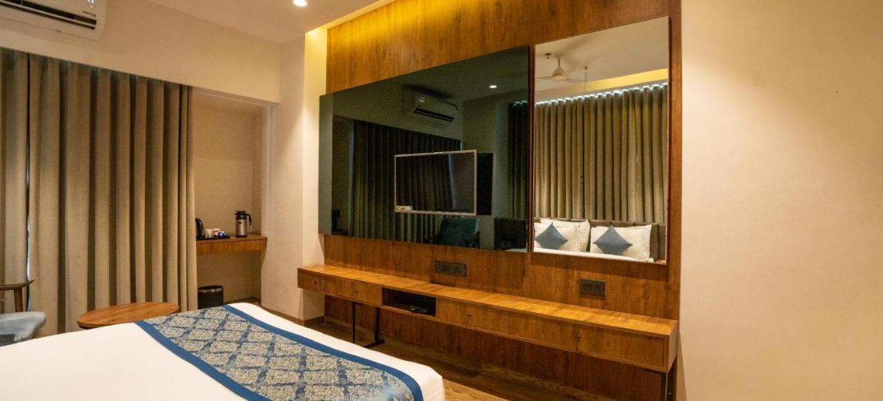 Pinnacle Grand Ahmedabad