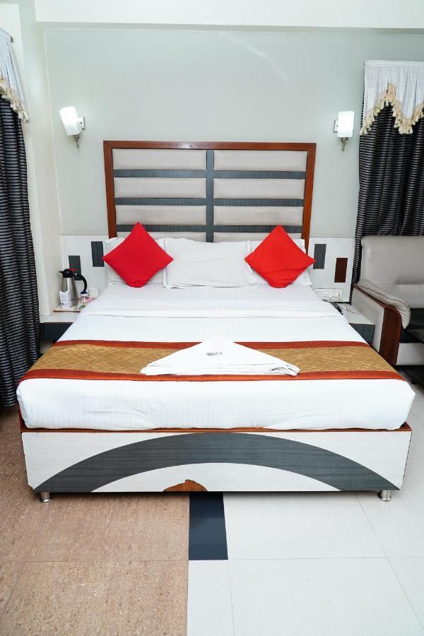 Marshall The Hotel