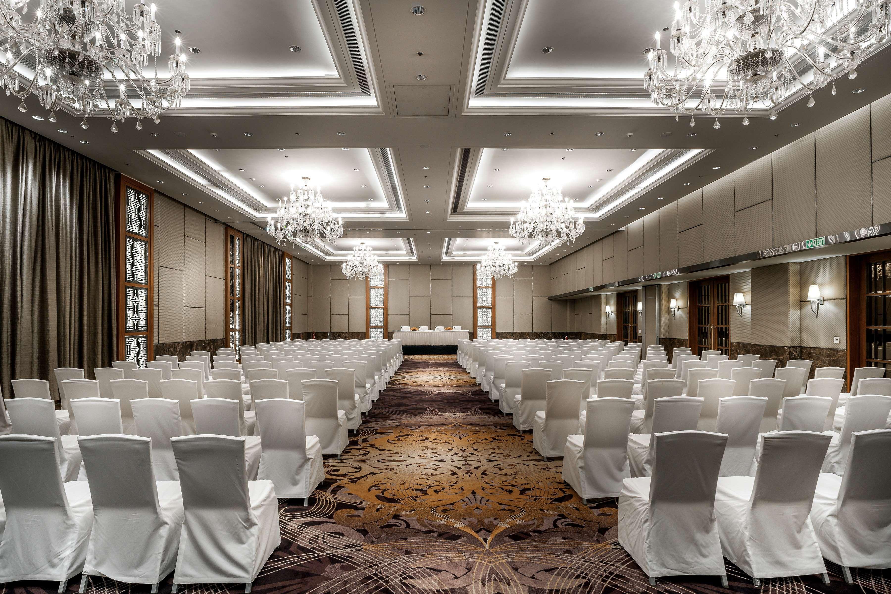 Hyatt Hotel 5*