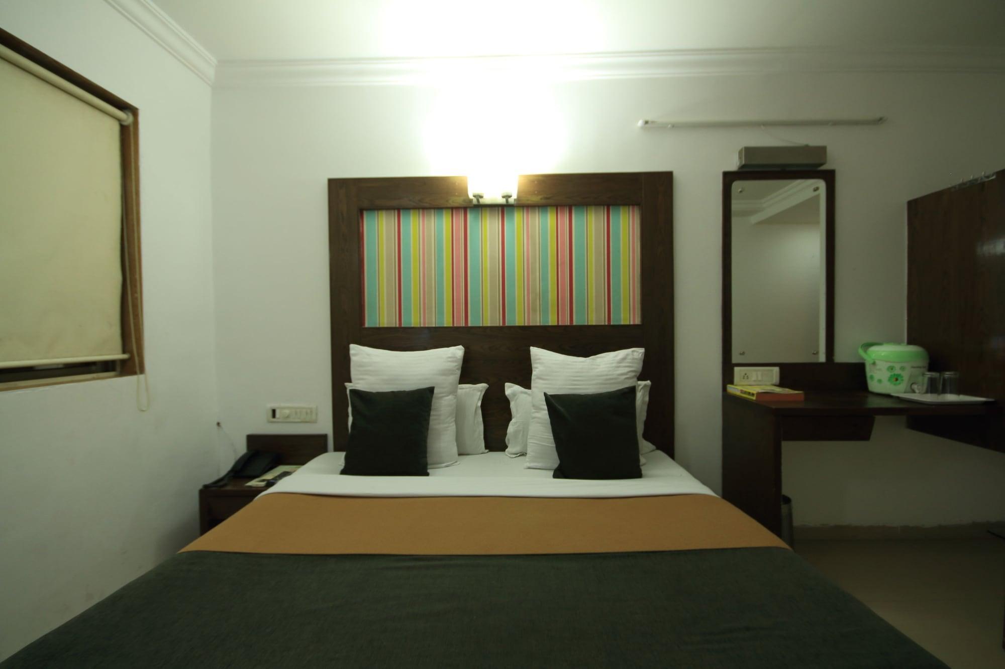 Fabhotel Kadamb Ahmedabad