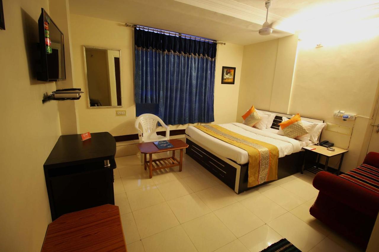 Hotel Oyo Blue Diamond Ahmedabad