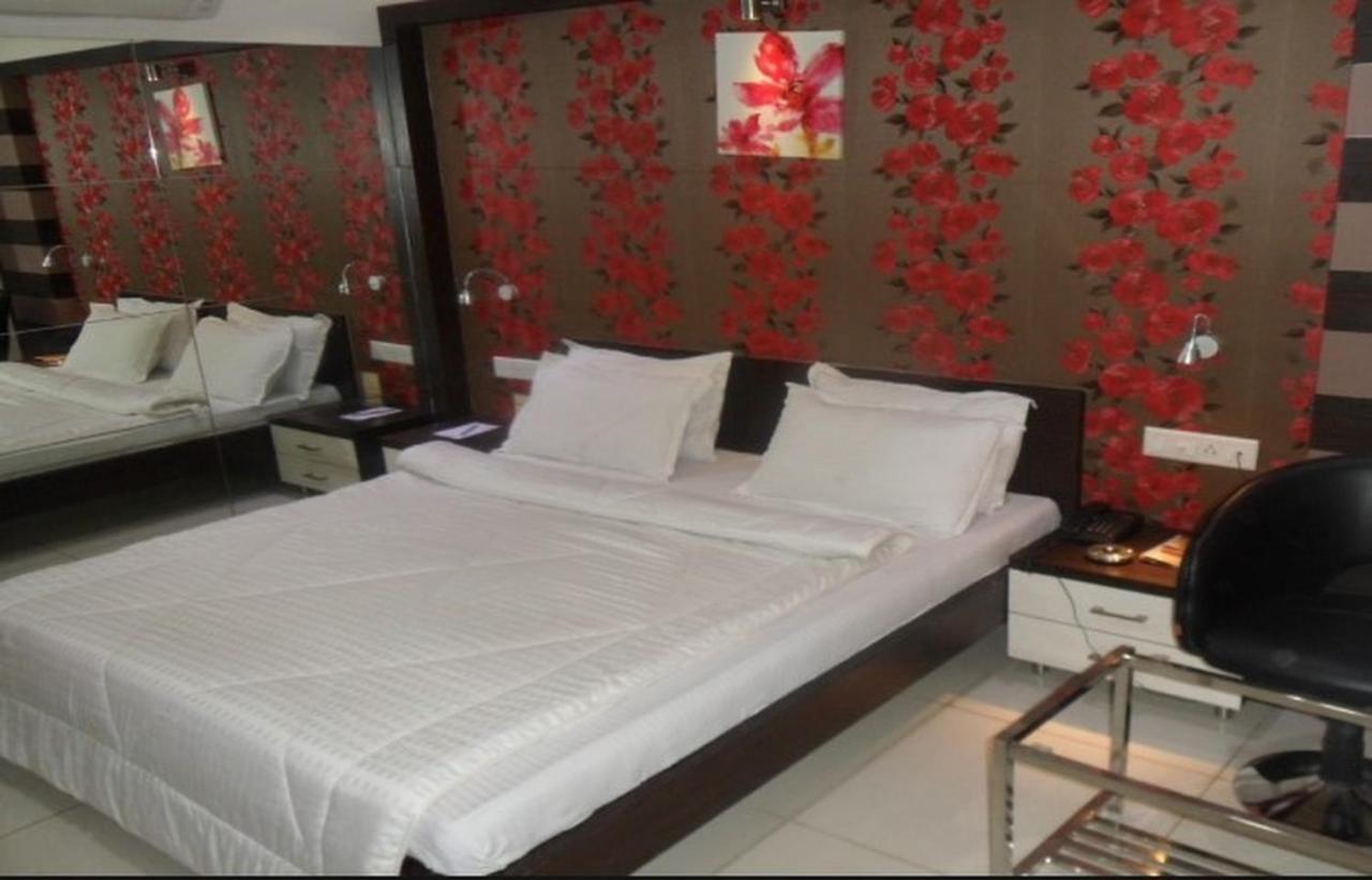 The Metro Park Hotel 3*