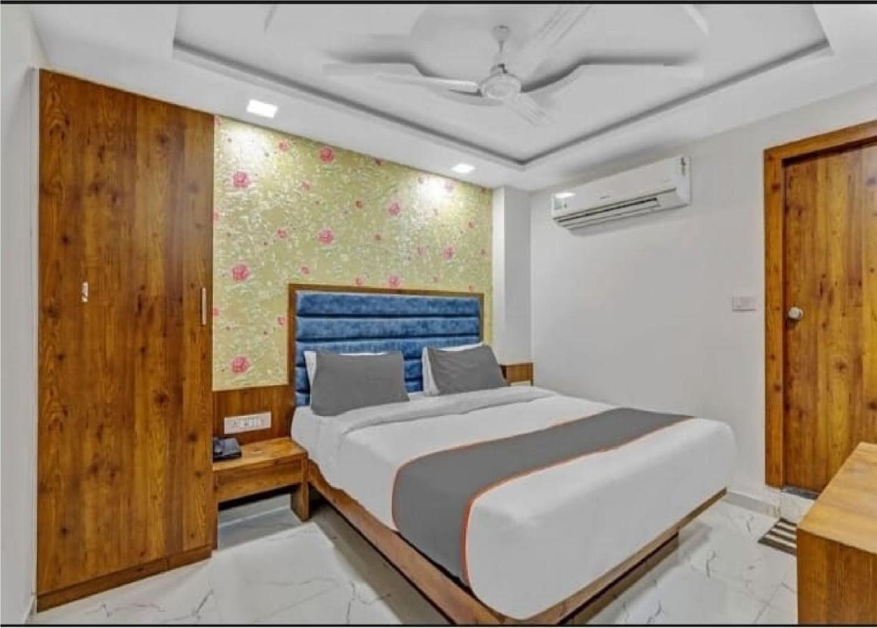 Lux Hotel 3*