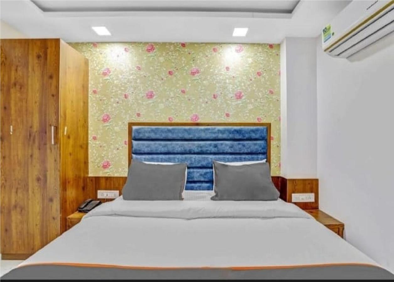 Lux Hotel 3*