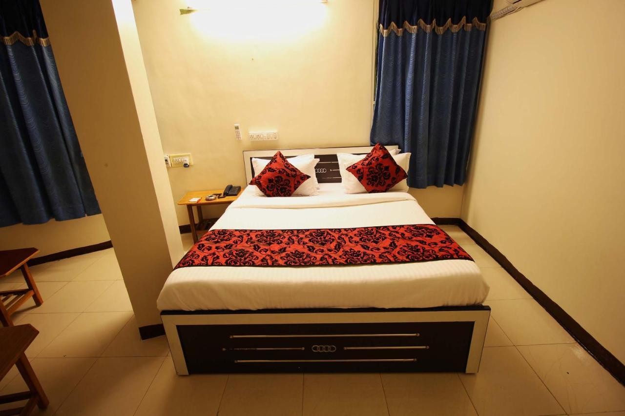 Oyo Blue Diamond Hotel