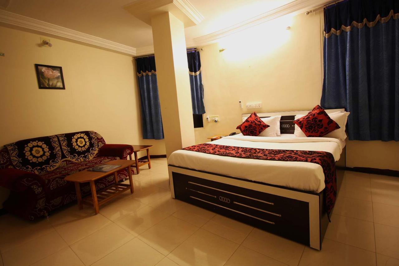 Oyo Blue Diamond Hotel Ahmedabad