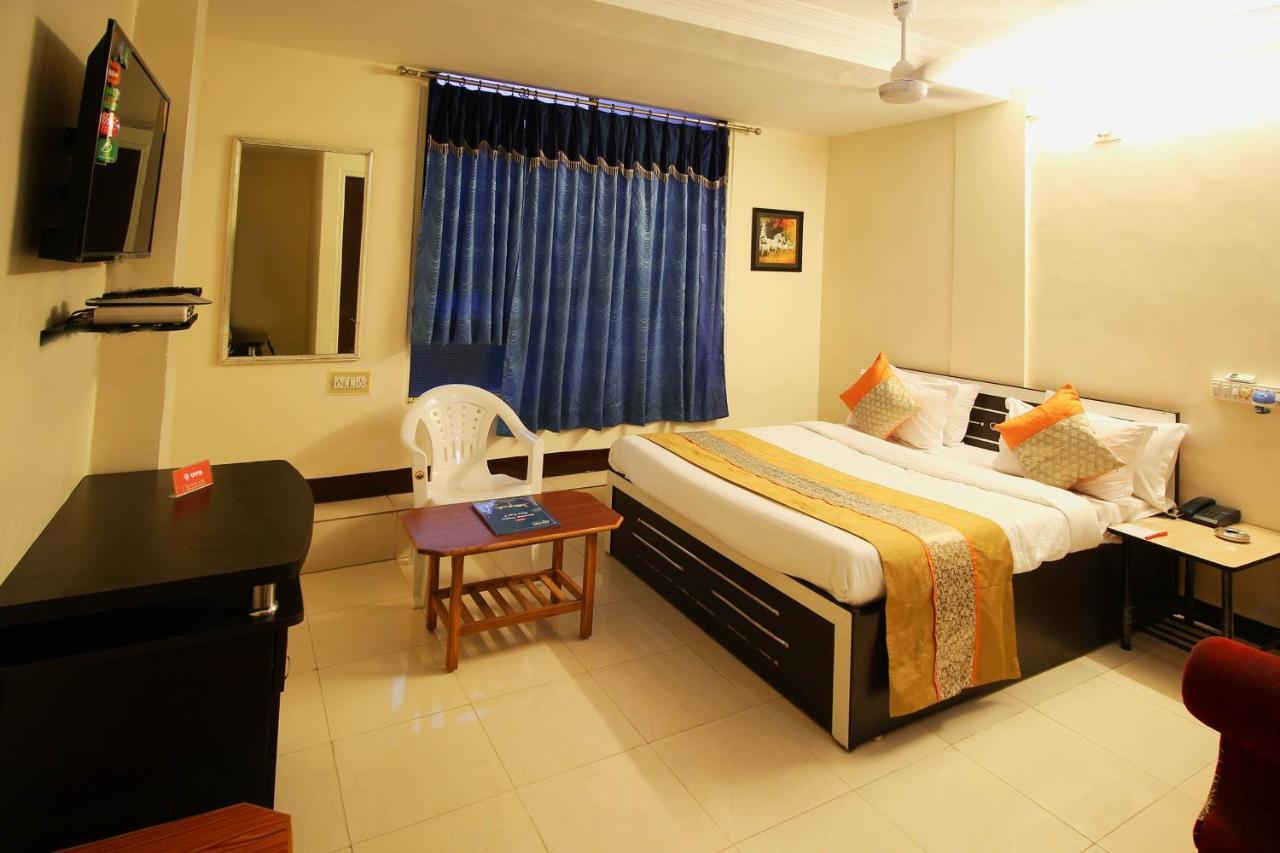 Oyo Blue Diamond Hotel