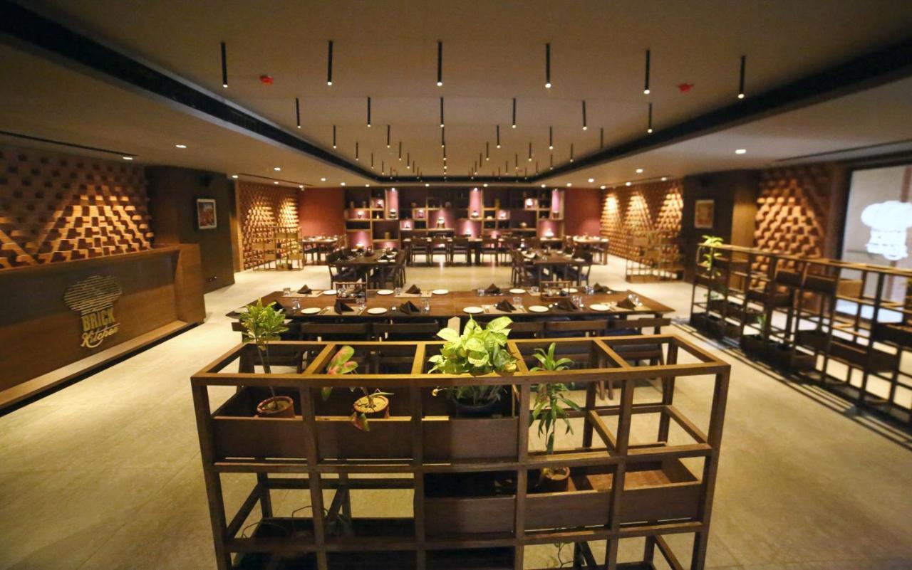 Hotel Five Petals & Banquets 3*