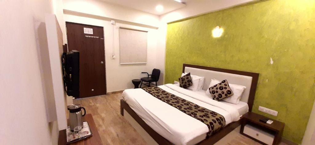 Tulip Plaza Hotel 3*