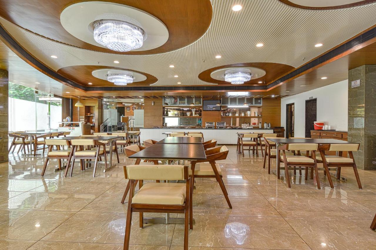 Fabhotel Prime Dev Aadi Hotel