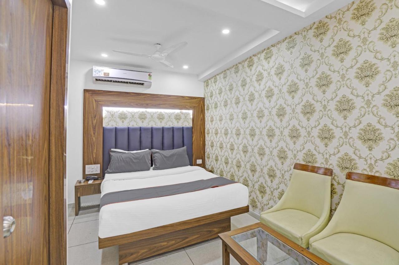 Capital O 89183 Royal King Ahmedabad