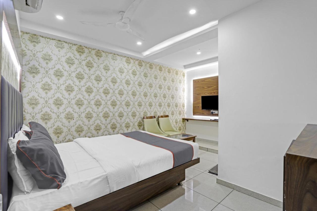 Hotel Capital O 89183 Royal King