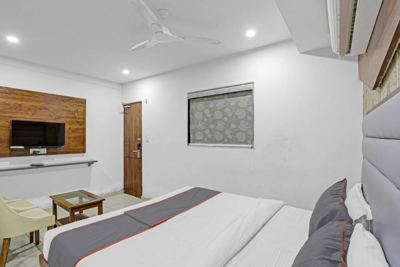 Capital O 89183 Royal King Ahmedabad