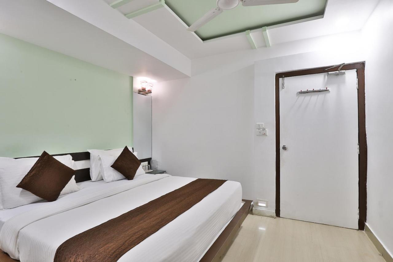 Relax Nr Pakwan Hotel Ahmedabad