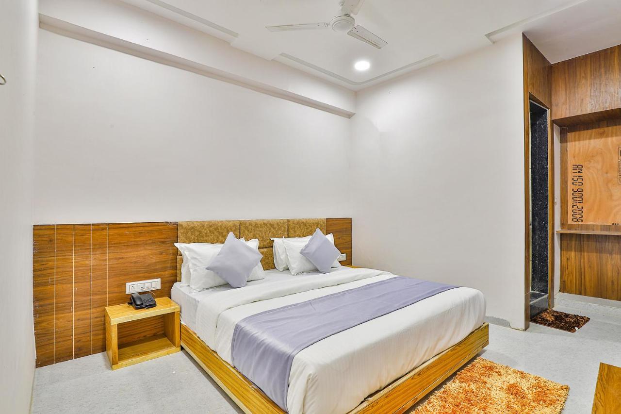 Fabhotel Parkland A Hotel