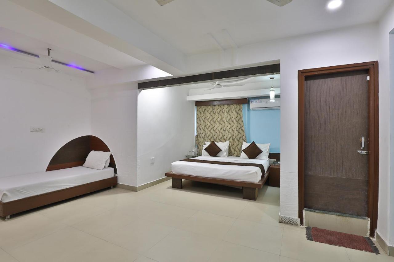 Relax Nr Pakwan 2* Ahmedabad