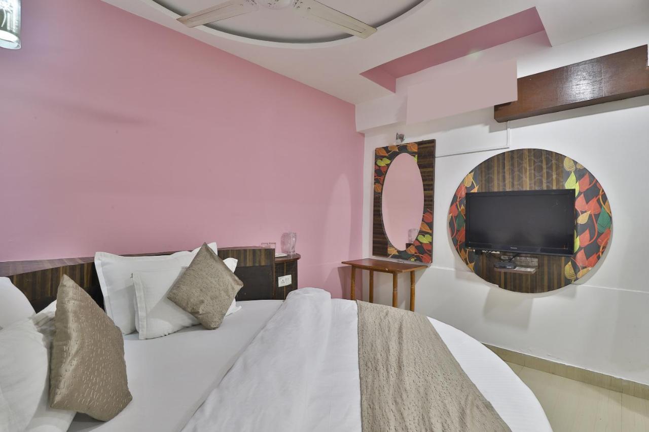Relax Nr Pakwan Hotel Ahmedabad