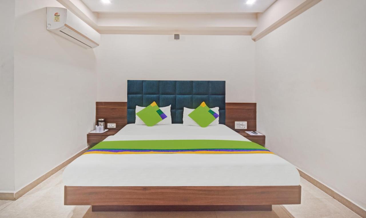 Hotel Luxura,
