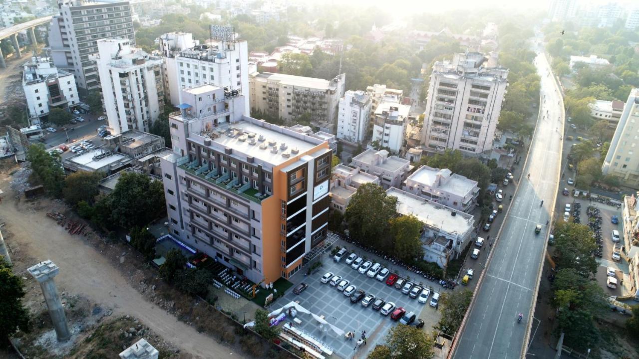 Apricot , Hotel Ahmedabad