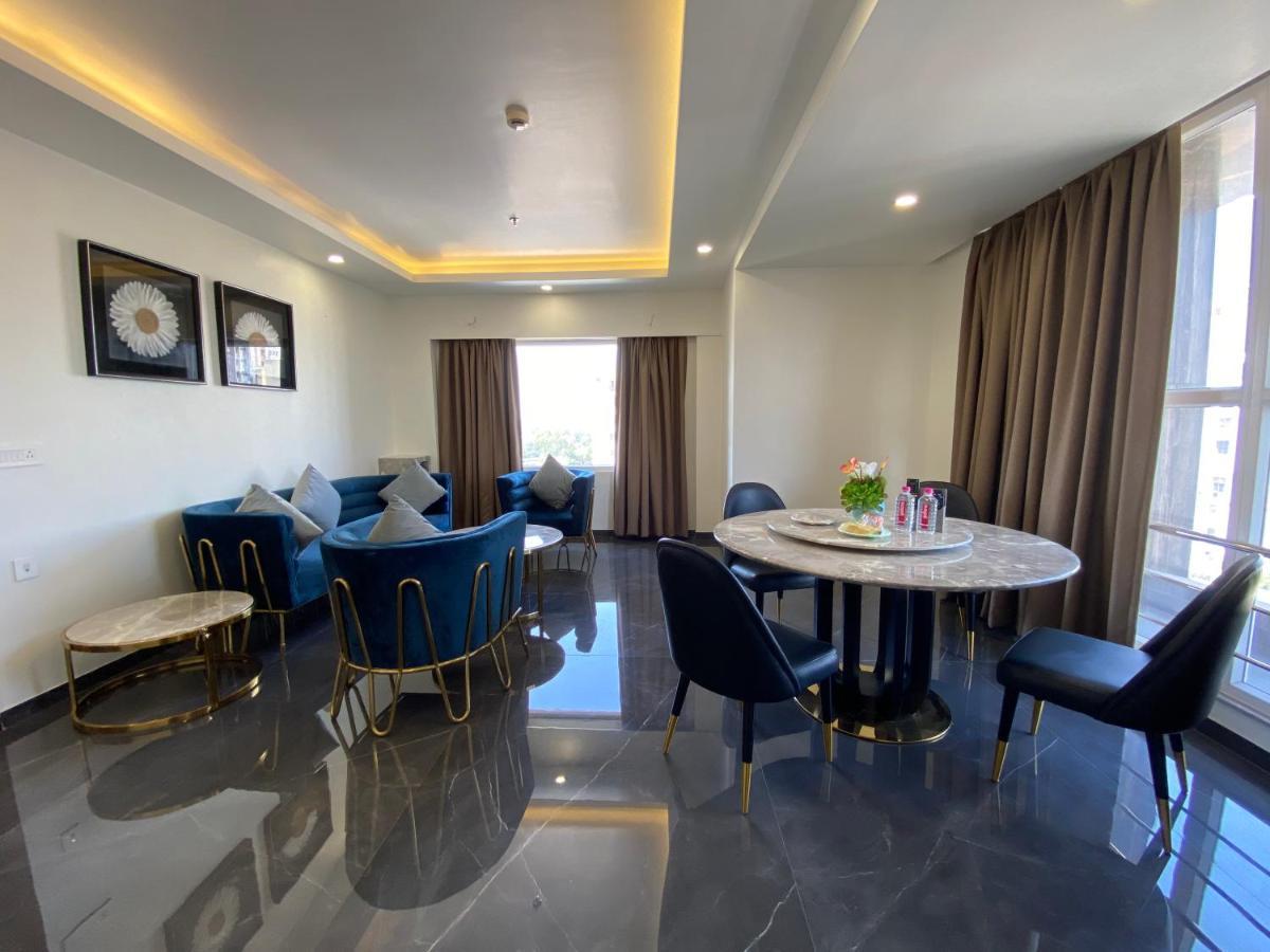 Hotel Apricot ,