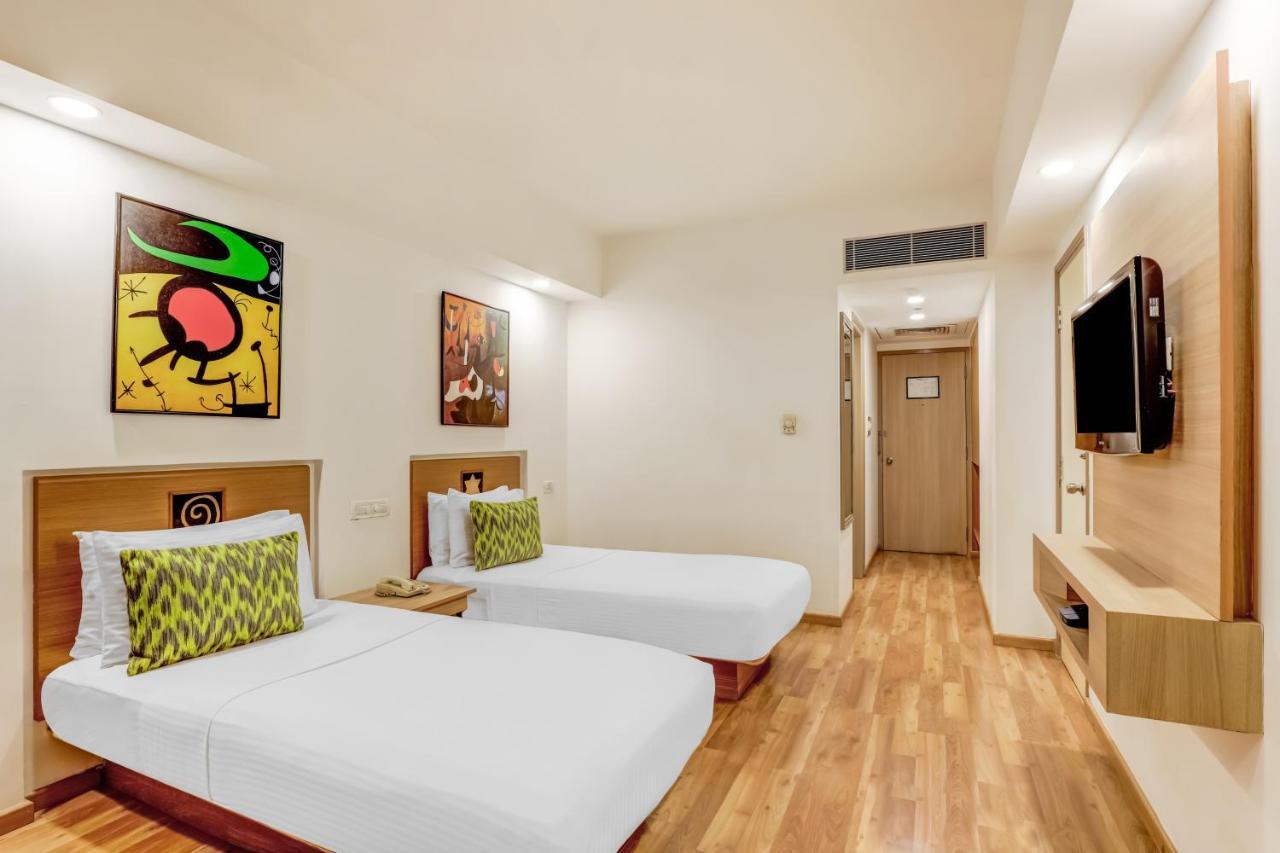 Lemon Tree Hotel, 4*