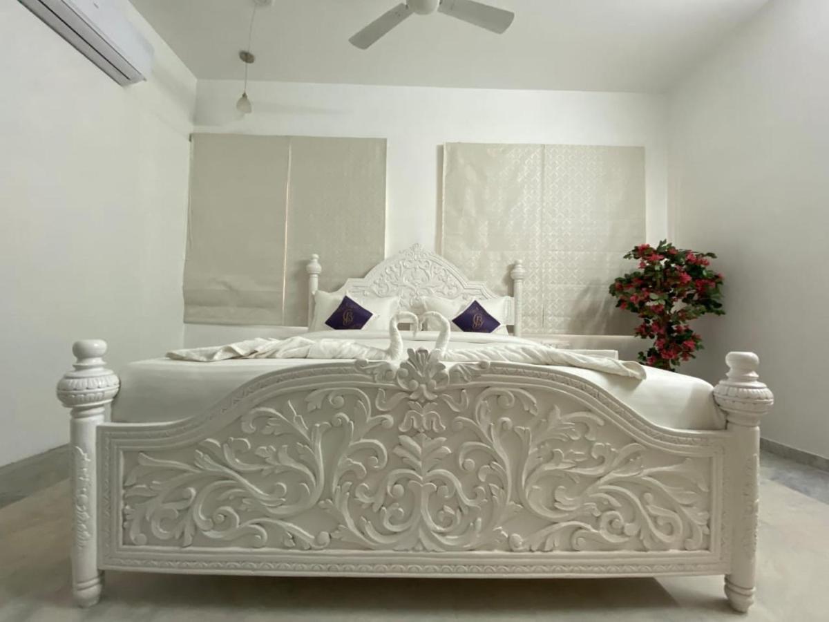 Casa Blanca - A Boutique * Ahmedabad