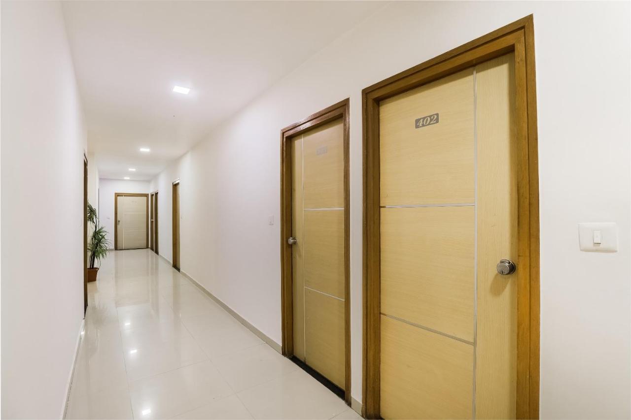 Oyo D Veeray Hotel Ahmedabad