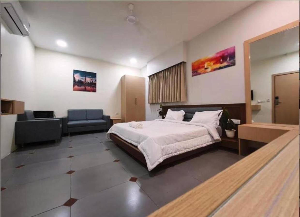 Hotel Seven
